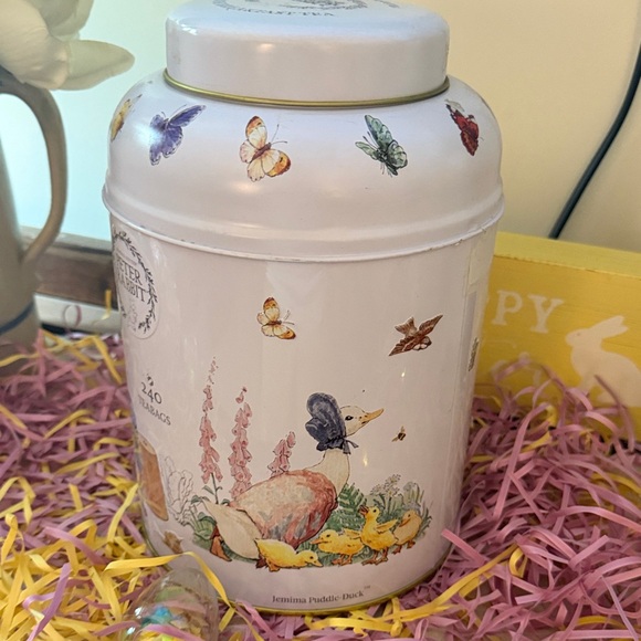 White Tea Tin - Peter Rabbit - Picture 2 of 3
